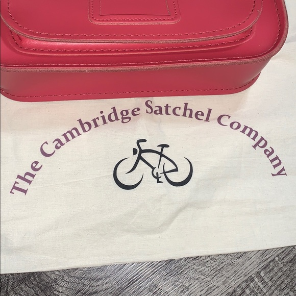 The Cambridge Satchel Company Handbag made in Great Britain- doesn’t lock close - Picture 7 of 10